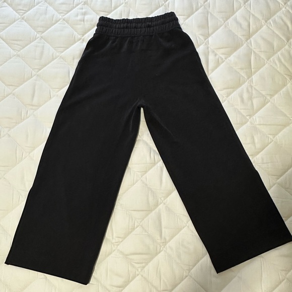 Lululemon Wide Leg Crop - Picture 5 of 7